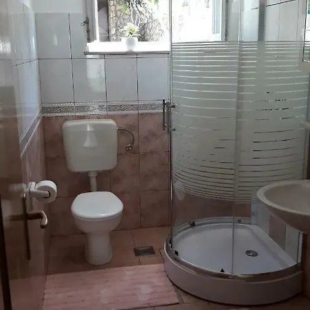 Ivo Apartment *